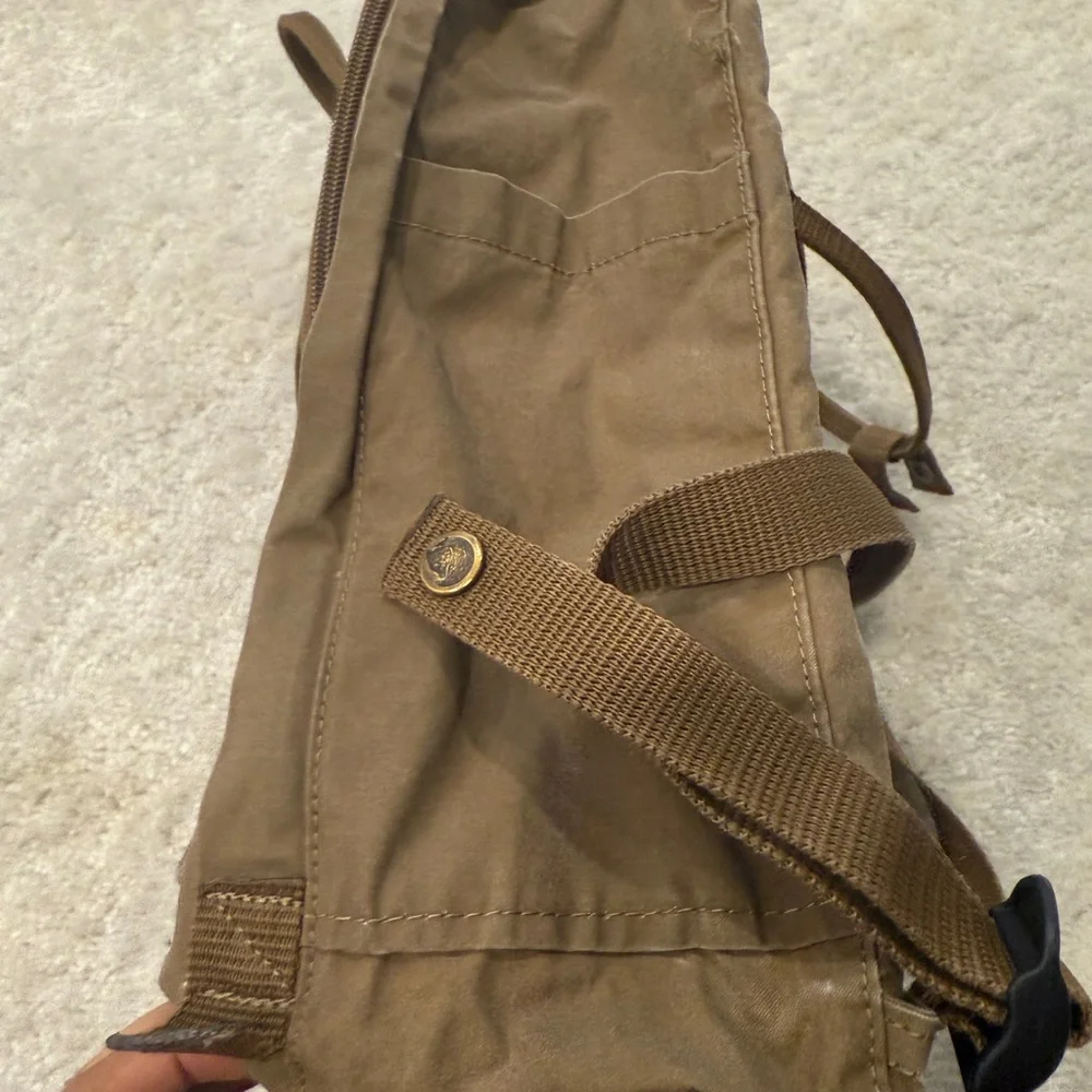 FjallRaven Kanken Classic Backpack (Clay) 23510 - Picture 8 of 12